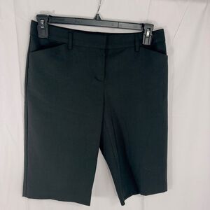 Black express board Bermuda shorts women’s size 6.       Item number 503